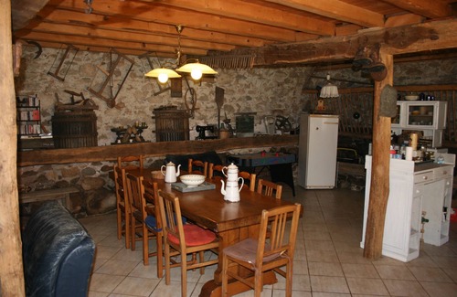 Ustou House | Charming Bergerie of Character with Spa & Lake Views