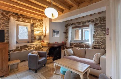 Sazos House | Inviting Bergerie Pyrénéenne: Ideal for Families & Ski Lovers