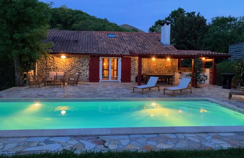 Espelette House | Serene Bergerie with Pool in Lush Green Surroundings