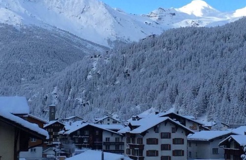 Saas Grund Apartment | Top-Rated Bergfreude Kuonen with Spa and Breakfast Included