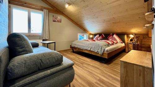 Altdorf Hotel | Cozy Berggasthaus Eggberge: Pet-Friendly Retreat with Dining