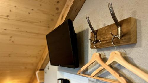 Altdorf Hotel | Cozy Berggasthaus Eggberge: Pet-Friendly Retreat with Dining
