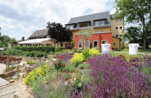 Staffelstein Hotel | Pet-Friendly Berggasthof Banzer Wald with Breakfast Included