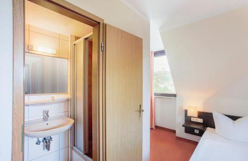 Staffelstein Hotel | Pet-Friendly Berggasthof Banzer Wald with Breakfast Included