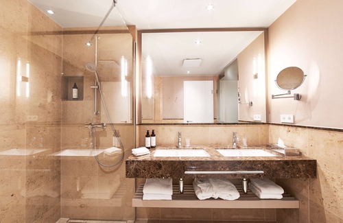 Altstadt Hotel | Cozy Berggasthof Königstuhl with Spa and Family Amenities