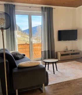 Untertschern Apartment | Family-Friendly Stay at Berghaus Traumblick - 9.5/10 Rated