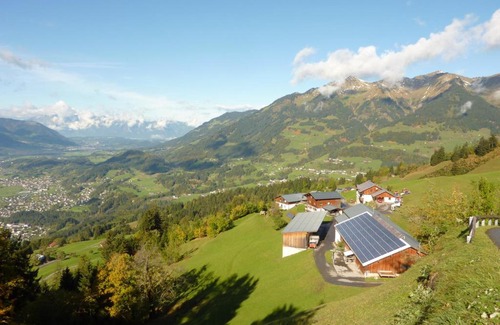 Ludesch Apartment | Cozy Berghof Burtscher: Enjoy Breakfast and a Hot Tub