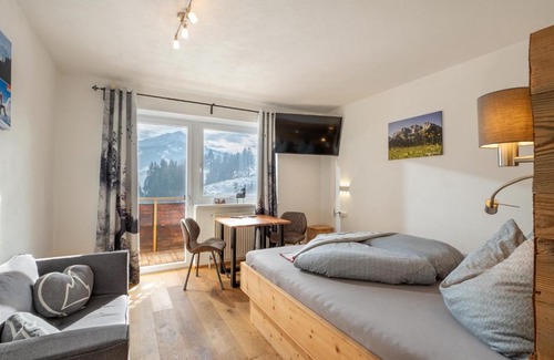 Sankt Johann in Tirol House | Discover Berghof Haselsberger: Family-Friendly Retreat