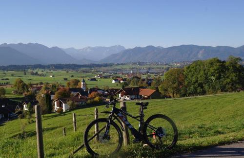Obersochering Apartment | Affordable Berghof Walser: Child-Friendly with Kitchen