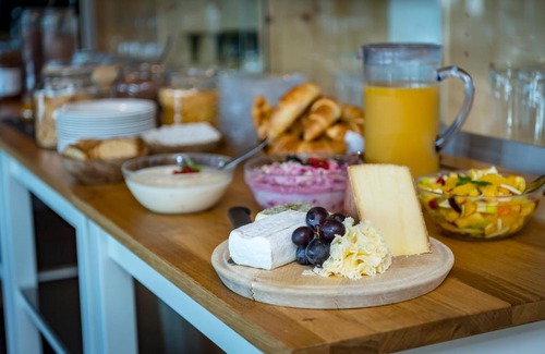 Alt Sankt Johann Hotel | Explore Berghotel Sellamatt: Family-Friendly & Pet Welcoming