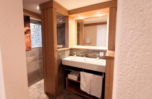 Wolfenschiessen Hotel | Experience Comfort at Berghotel Trübsee with Ocean Views