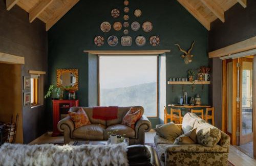 Wolseley House | Berghuis - Mountain Hideaway with Oceanfront Pool & Hot Tub