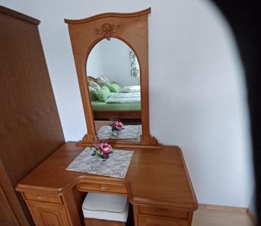 Sankt Georgen am Kreischberg Apartment | Pet-Friendly Bergruhe: Highly Rated with Family Amenities