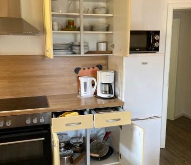 Ralingen Apartment | Experience the Best at Bergs Bahnhof: Pet-Friendly Oasis