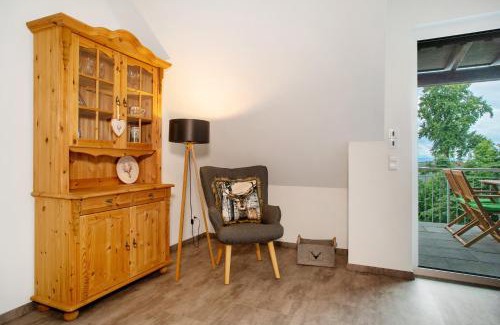 Waggershausen Apartment | Top-Rated Child-Friendly Stay at Bergtraum Hof Schütterle