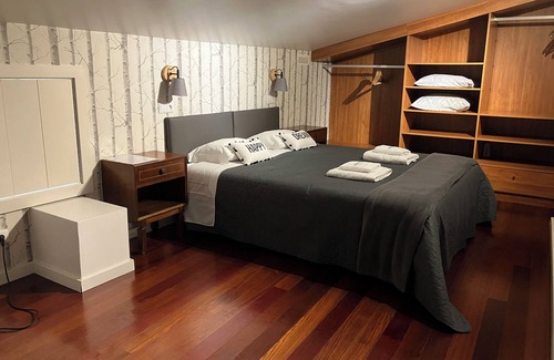 Guimaraes House | Top-Rated Bergui Guesthouse with Pool & Spa Amenities