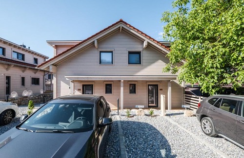 Mandelholz House | Oceanfront Bergwaldchalet Komfort - Guest Rated 9.7/10
