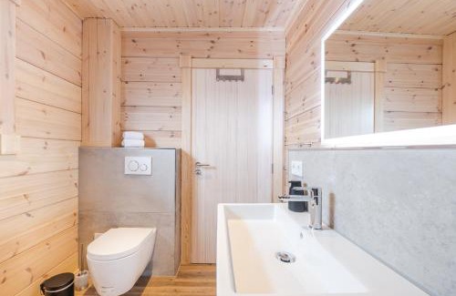 Mandelholz House | Pet-Friendly Bergwaldchalet Tierfreund with Oceanfront Views
