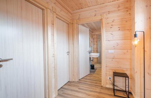Mandelholz House | Pet-Friendly Bergwaldchalet Tierfreund with Oceanfront Views