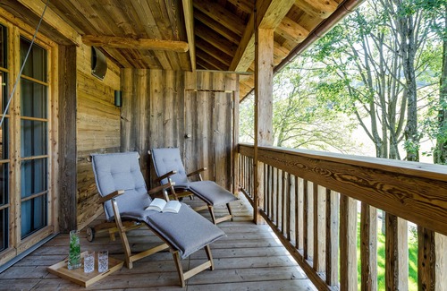 Frasdorf Apartment | Relaxing Bergwiesen Chalet Suite with Sauna and Hot Tub