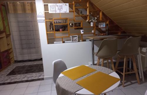 Pecs Apartment | Kid-Friendly Retreat at Berik Pécs Apartman, Rated 8.3