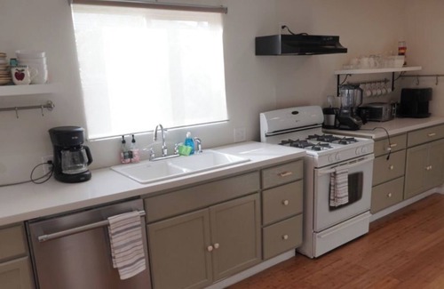 Southwest Berkeley House | Experience Berkeley: Ideal Family Retreat in the Bay Area