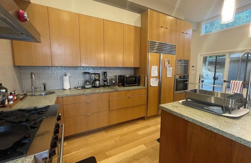 Berkeley Hills House | Berkeley Hills: Views, Hiking Trails & Family-Friendly Stay