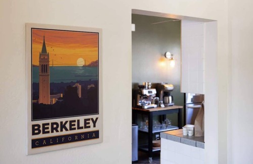 Fairview Park House | Unforgettable 2-Bedroom Stay in Prime Berkeley Location