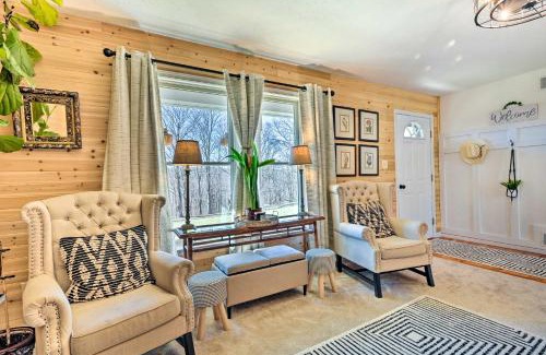 Berkeley Springs House | Unwind in Berkeley Springs with Fire Pit & Spa Amenities