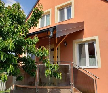 Sarvar Villa | Highly Rated Berkenye Pihenőház with Hot Tub & Family Fun