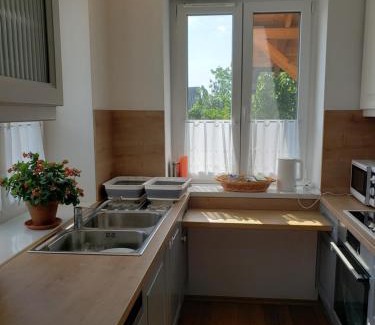 Sarvar Villa | Highly Rated Berkenye Pihenőház with Hot Tub & Family Fun