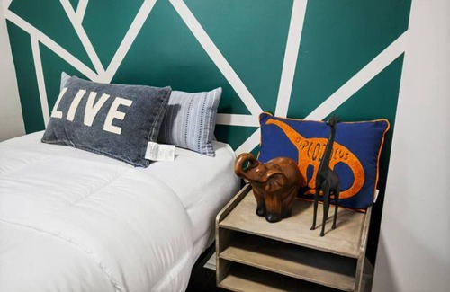 Wynnefield Apartment | Pet-Friendly Berks St #2: Family Comfort Awaits You