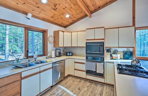 Otis Cabin | Cozy Berkshires Cabin Near Appalachian Trail - 9.8 Rating!
