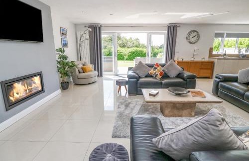 Llanbedrgoch House | Family-Friendly Retreat at Berllan - 4-Star Comfort Awaits