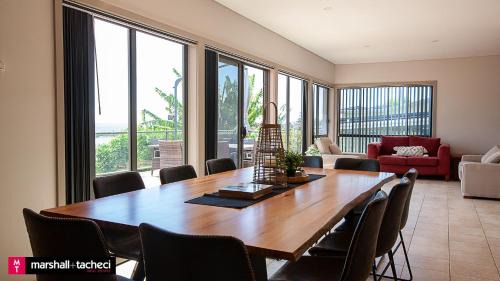 Bermagui House | Bermagui Jewel: 5 Bedrooms with Uninterrupted Views