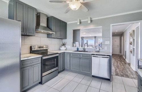 Bermuda Beach Cottage | Beachfront Bliss at Bermuda with Ocean Views & Pet-Friendly Stays