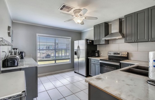 Bermuda Beach Cottage | Beachfront Bliss at Bermuda with Ocean Views & Pet-Friendly Stays