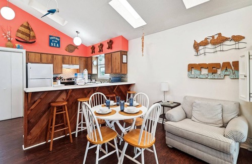 Bermuda Beach House | Beachfront Bermuda Bungalow with Ocean View Amenities