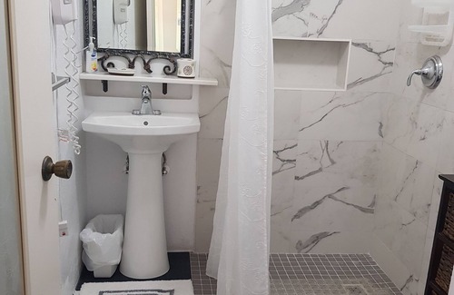 Southampton House | Top-Rated Bermuda Connections Guest House with Ocean Views