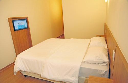 Centro Hotel | Budget-Friendly Stay at Bernal Hotel with Pet-Friendly Perks