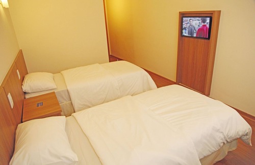 Centro Hotel | Budget-Friendly Bernal Hotel with Family Amenities & Dining