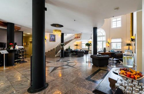 Ballenstedt Hotel | Elegant Bernstein Schlosshotel Ballenstedt with Pool & Dining