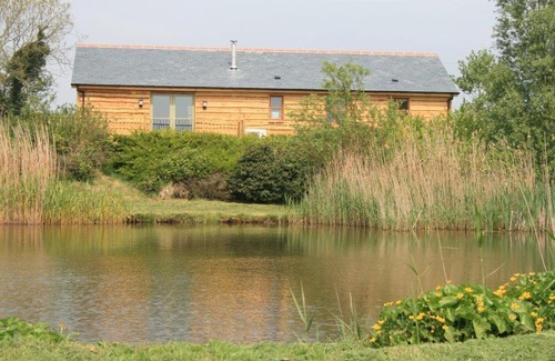 Shebbear House | Family-Friendly Berry Barns with Kitchen Amenities & 9/10 Rating