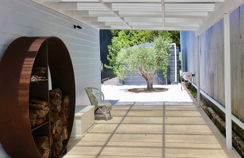 Berry House | Berry Downs Cottage: Pool, Tennis Court & Ocean Views