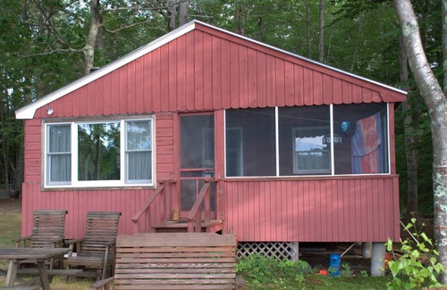 Lochmere Cottage | Cozy Berry Family Cottages - Perfect for Kids & Breakfast