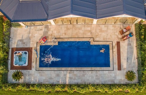Berry House | Berry Holiday Accommodation - Cullengetty Estate - on 5 acres - close to beach