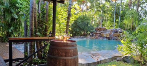 Berry Springs House | Berry Springs Tropical Retreat: Family-Friendly Oceanfront Escape