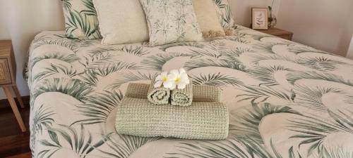 Berry Springs House | Berry Springs Tropical Retreat: Family-Friendly Oceanfront Escape