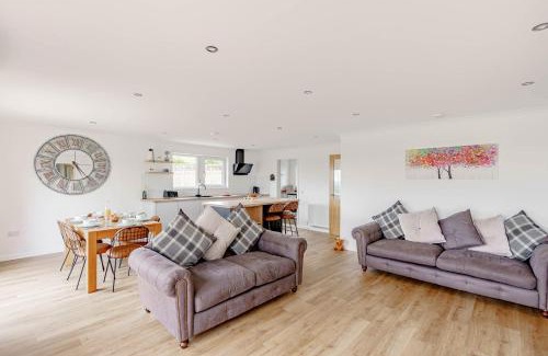 Torthorwald House | Family-Friendly Berryrigg Cottage - 4 Star, Rated 10/10