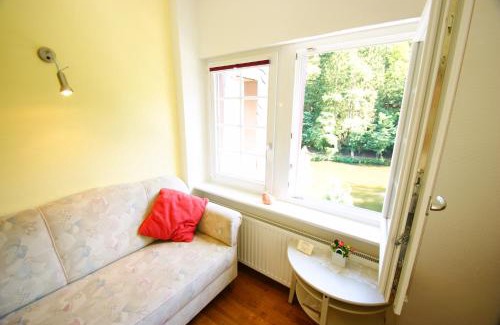 Bad Bertrich Hotel | Bertricher Hof: Family-Friendly Retreat with Hot Tub Access